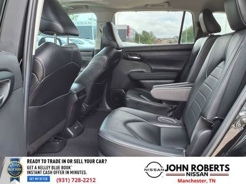 Used 2023 Toyota Highlander XLE image 10