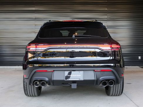 Certified 2025 Porsche Macan image 8