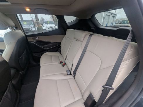 Used 2017 Hyundai Santa Fe Sport FWD image 18