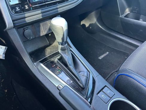 Used 2019 Toyota Corolla SE FWD image 28