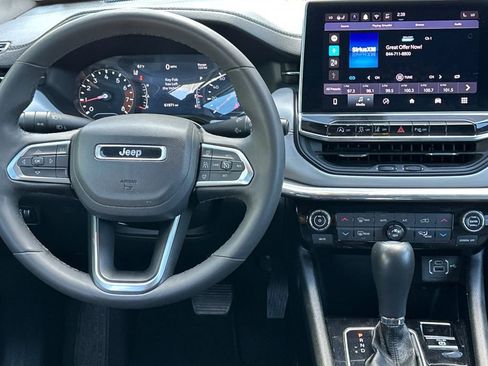 Used 2024 Jeep Compass Limited image 14