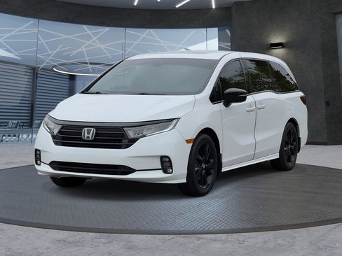 Used 2024 Honda Odyssey Sport image 2