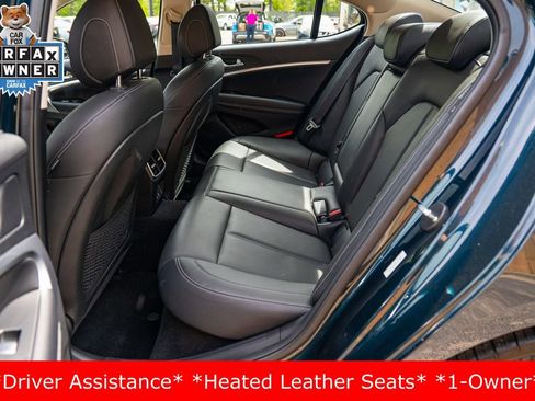 Used 2025 Genesis G70 2.5T image 18