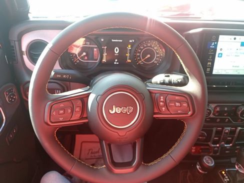 Used 2024 Jeep Wrangler Unlimited Sport AWD/4WD image 21