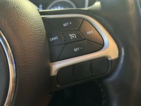 Used 2020 Jeep Compass Latitude w/ Cold Weather Group AWD/4WD image 17