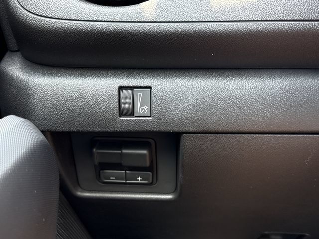 Used 2026 Chevrolet Colorado Trail Boss AWD/4WD image 17