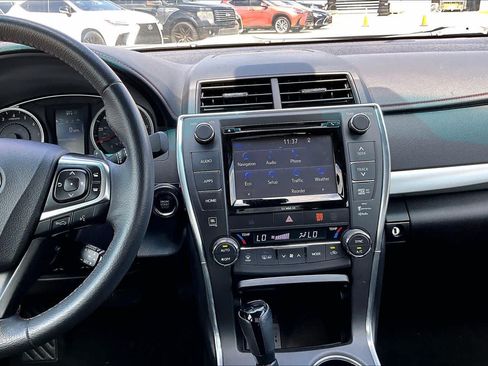 Used 2017 Toyota Camry XSE w/ Moonroof Package FWD image 7