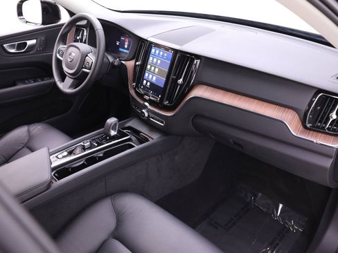Certified 2024 Volvo XC60 B5 Plus image 22