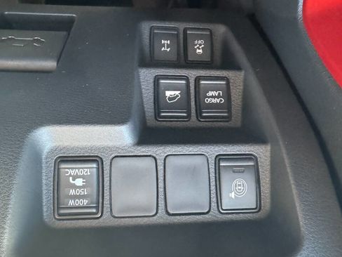 Used 2022 Nissan Frontier PRO-4X image 18