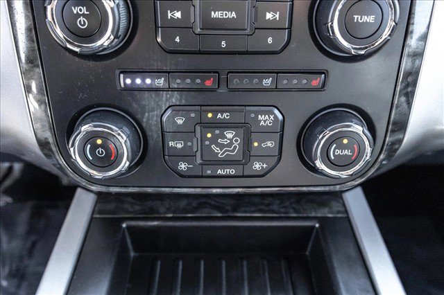 Used 2017 Ford Expedition Limited AWD/4WD image 18