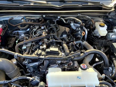 Used 2025 Toyota Tacoma SR image 31