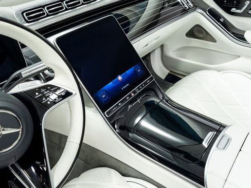 Used 2023 Mercedes-Benz Maybach S 680 4MATIC image 81