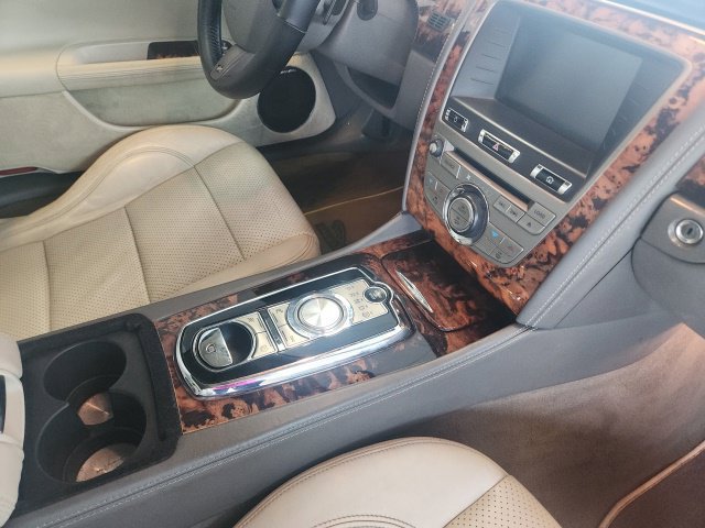 Used 2011 Jaguar XKR R RWD image 18