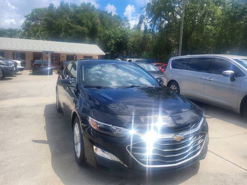 Used 2020 Chevrolet Malibu LT FWD image 4