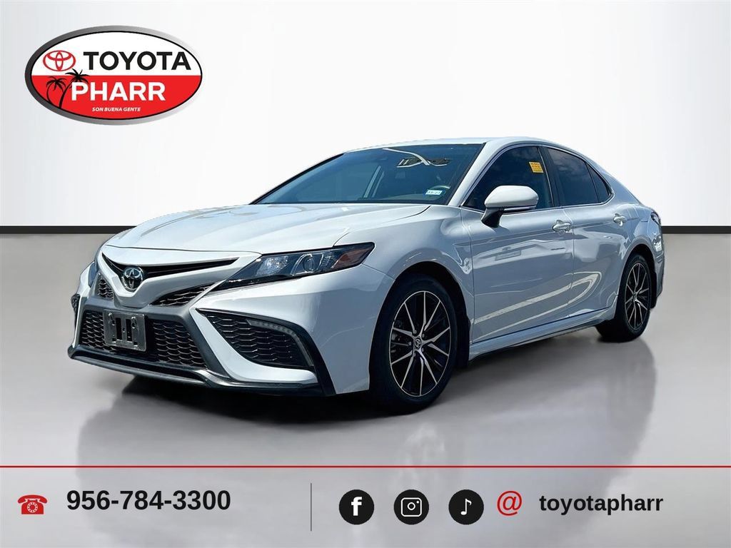 Used 2024 Toyota Camry SE FWD image 1
