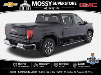 Used 2022 GMC Sierra 1500 SLT w/ SLT Premium Plus Package AWD/4WD video 4