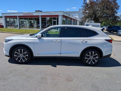 Used 2023 Acura MDX SH-AWD w/ Technology Package image 2