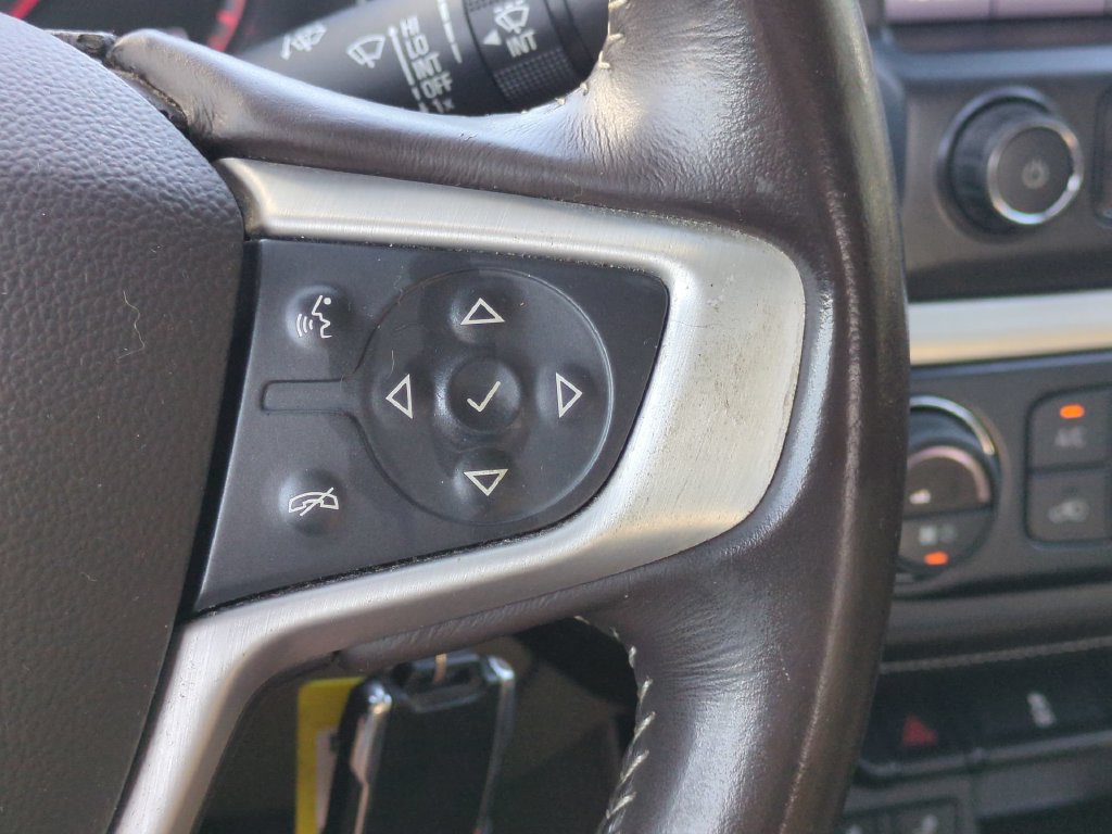 Used 2015 GMC Canyon SLT w/ Driver Alert Package AWD/4WD image 26