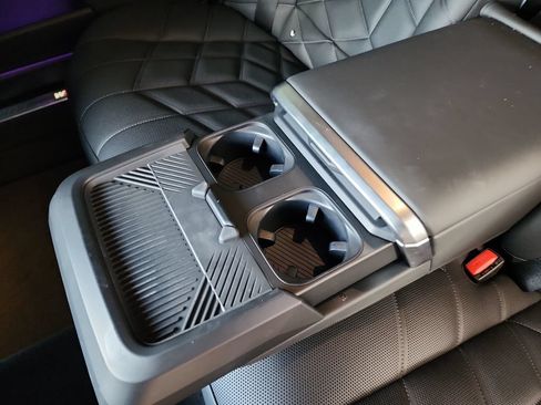 Used 2023 BMW 740i w/ Executive Package RWD image 42