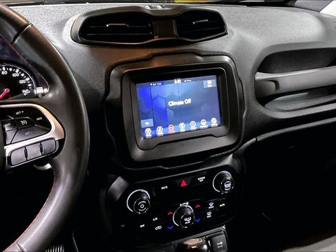Used 2020 Jeep Renegade Trailhawk image 6