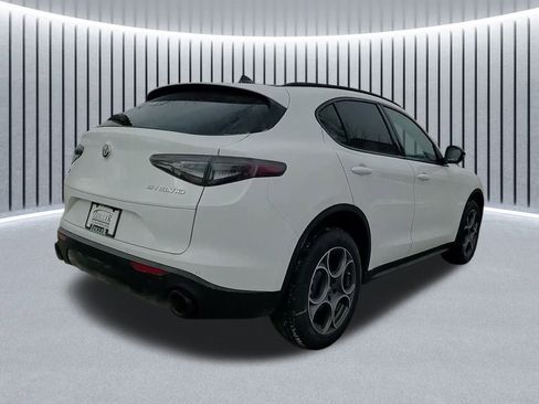 New 2025 Alfa Romeo Stelvio Sprint image 8
