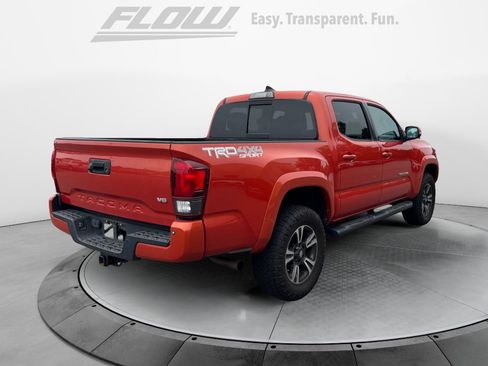 Used 2018 Toyota Tacoma TRD Sport w/ Technology Package AWD/4WD image 7