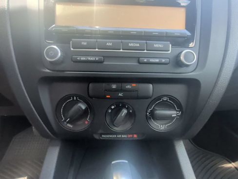 Used 2012 Volkswagen Jetta Sedan FWD image 18