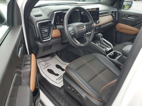 Used 2023 GMC Canyon AT4 w/ Canyon Safety Plus Package AWD/4WD image 12