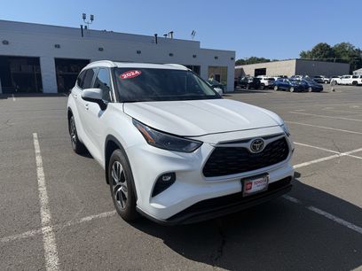 Used 2024 Toyota Highlander XLE