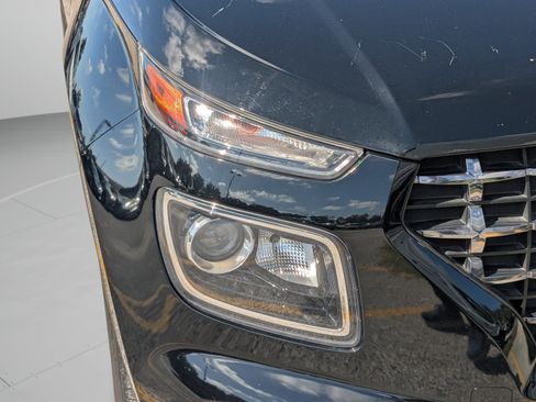 Used 2024 Hyundai Venue SEL FWD image 10