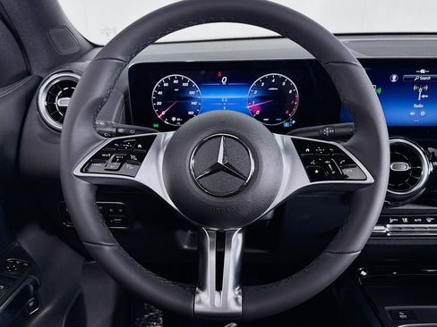 New 2026 Mercedes-Benz GLB 250 image 17