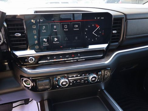 Used 2024 GMC Sierra 2500 SLT w/ SLT Premium Package image 16