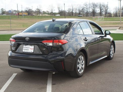 Used 2023 Toyota Corolla LE image 18