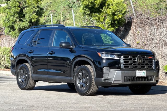New 2026 Honda Pilot TrailSport image 2