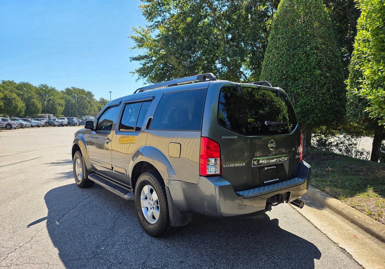 Used 2005 Nissan Pathfinder SE w/ (P01) Se Premium Pkg RWD image 3
