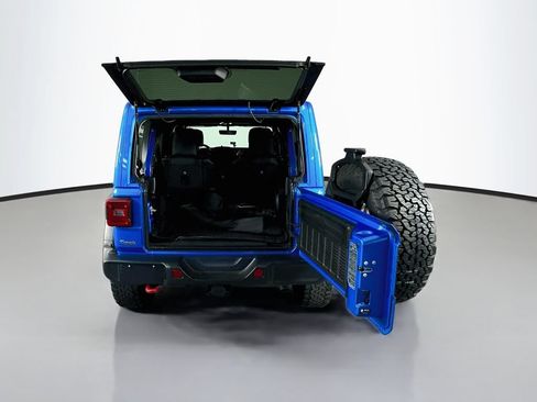 Used 2022 Jeep Wrangler Unlimited Rubicon w/ LED Lighting Group AWD/4WD image 29