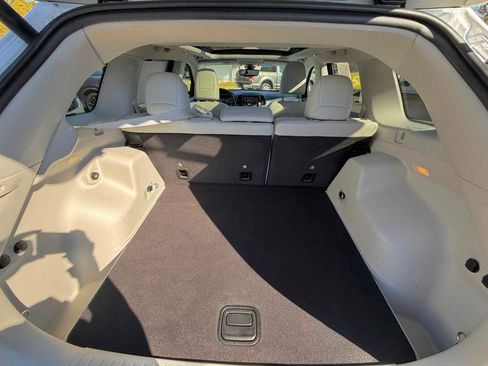 Used 2019 Jeep Cherokee Limited image 33