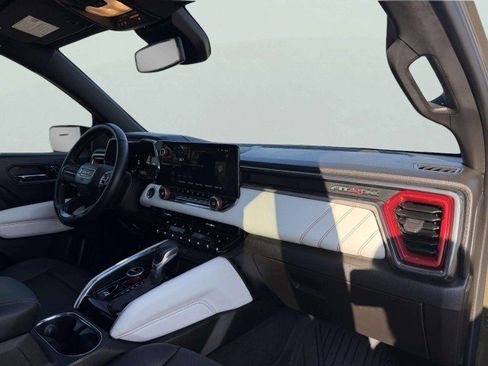 Used 2024 GMC Canyon AT4X image 47