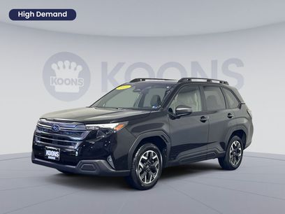 Used 2025 Subaru Forester Premium w/ Convenience Package #1