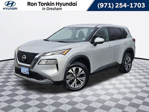Used 2021 Nissan Rogue SV image 1