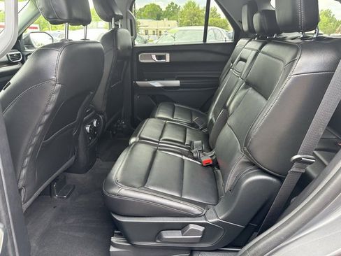 Used 2022 Ford Explorer Limited w/ Equipment Group 301A image 21
