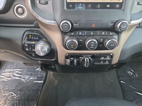 Used 2022 RAM 1500 Laramie AWD/4WD image 25