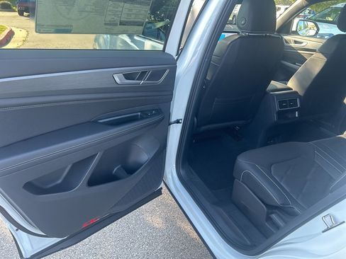 New 2026 Volkswagen Atlas Cross Sport SE image 26