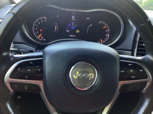 Used 2019 Jeep Grand Cherokee Altitude AWD/4WD image 15