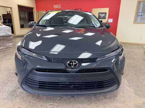 Used 2024 Toyota Corolla LE FWD image 2