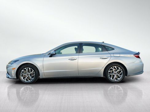 Used 2023 Hyundai Sonata SEL FWD image 2