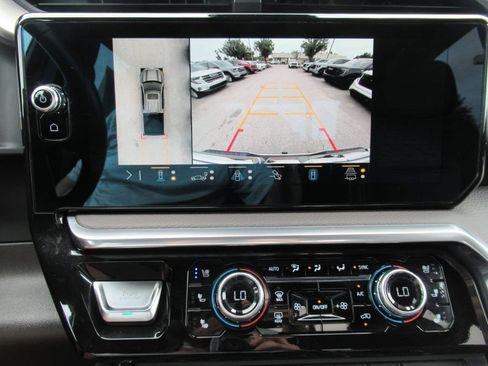 Used 2022 GMC Sierra 1500 Denali AWD/4WD image 29