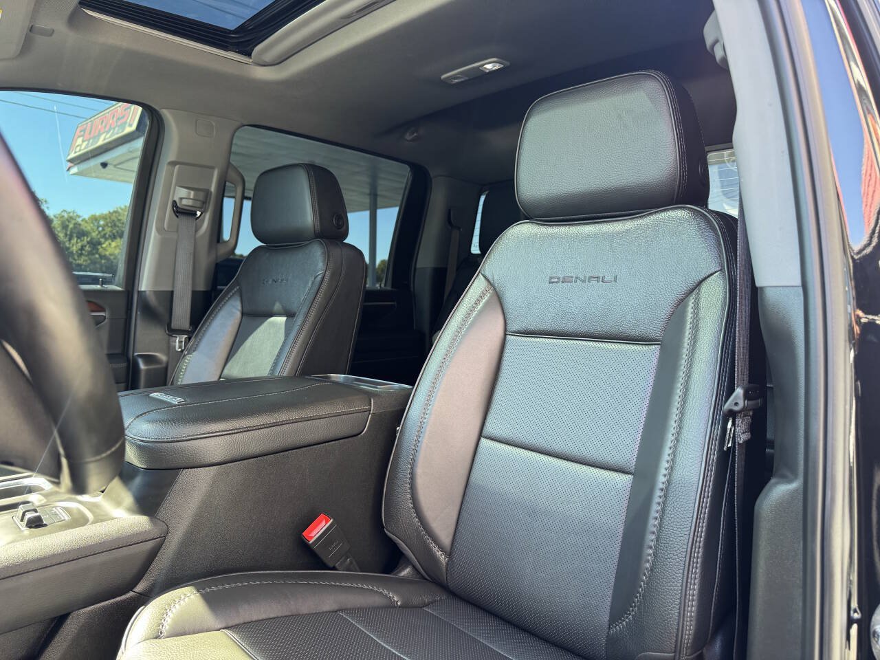 Used 2025 GMC Sierra 3500 Denali w/ Denali Reserve Package AWD/4WD image 19