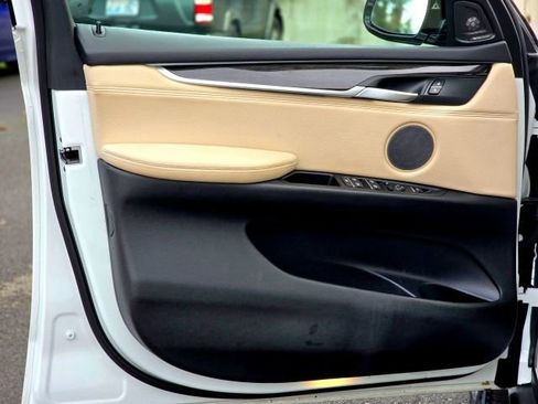 Used 2017 BMW X5 xDrive40e image 26