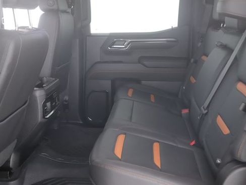 Used 2023 GMC Sierra 1500 AT4 w/ Technology Package AWD/4WD image 28